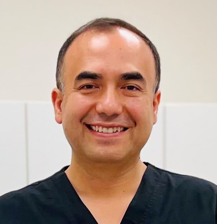 Le docteur Oscar Hernandez, Dentiste à Québec